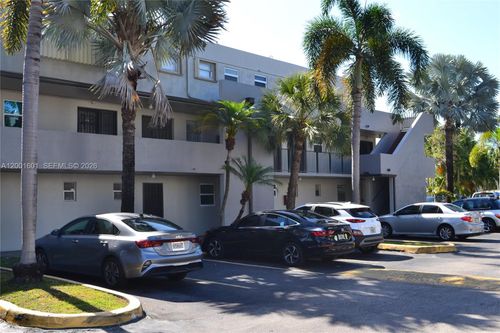k110-220 Nw 87th Ave, Miami, FL, 33172-4520 | Card Image
