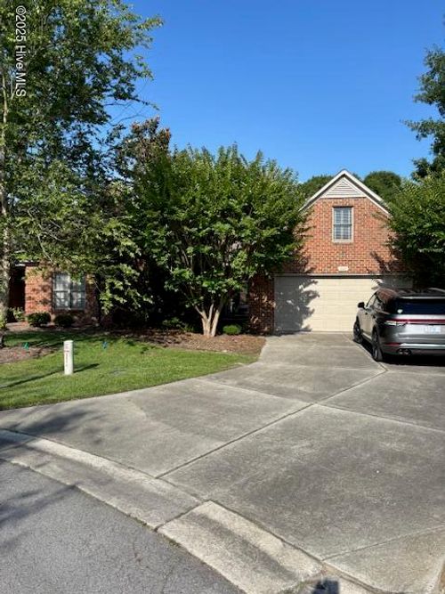 411 Village Green Ct, Trent Woods, NC, 28562-7260 | Card Image