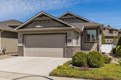 604 Vista Dr Se, Medicine Hat, AB, T1B0N1 | Card Image