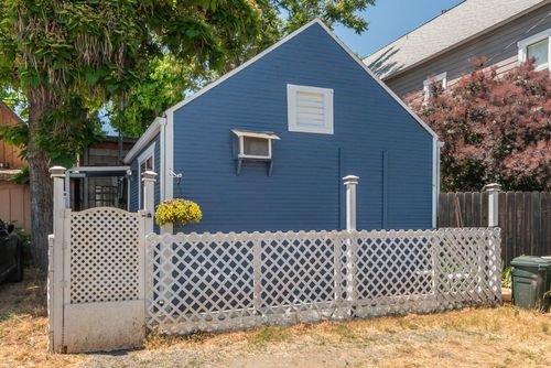 493 Main St, Weaverville, CA, 96093 | Card Image
