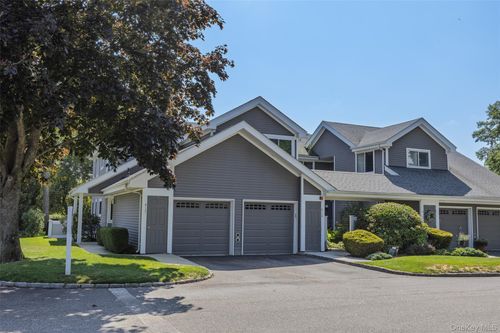 416 Lindsay Ln, Moriches, NY, 11955-1704 | Card Image