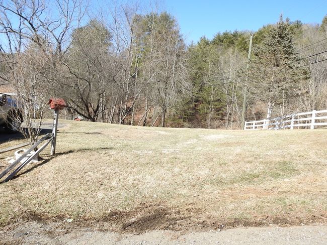 106 S Boss Row, House other with 3 bedrooms, 2 bathrooms and null parking in Fries VA | Image 32