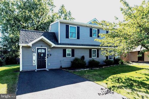28 Inlet Rd, LEVITTOWN, PA, 19057-2711 | Card Image
