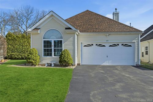 415-415 Leisure Dr, Ridge, NY, 11961-1643 | Card Image
