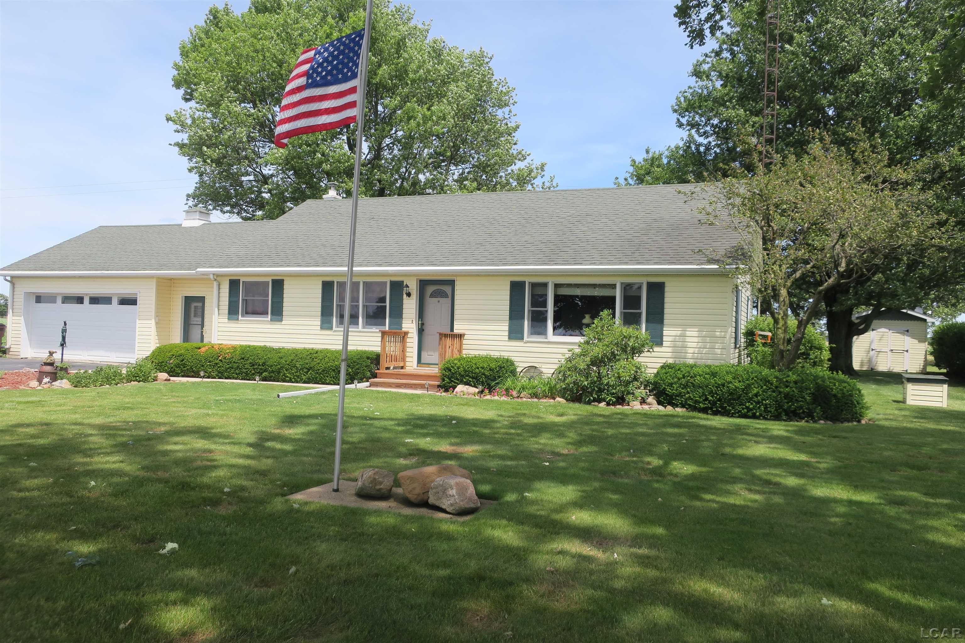 Silberhorn Hwy, Blissfield, MI 49228