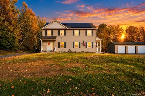 5 Kitty Ln, Marlboro, NY, 12542-5163 | Card Image