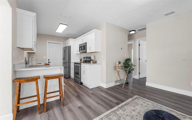 3907 W Walnut St, House other with 2 bedrooms, 1 bathrooms and null parking in TAMPA FL | Image 9