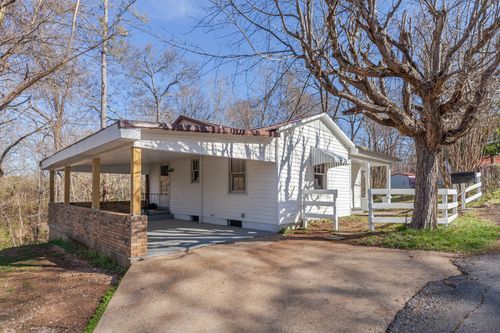 104 W Ward St, Centerville, TN, 37033-1632 | Card Image