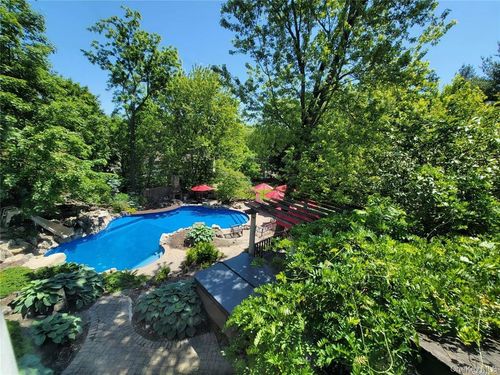 9 Lone Hill Pl, Dix Hills, NY, 11746-5911 | Card Image