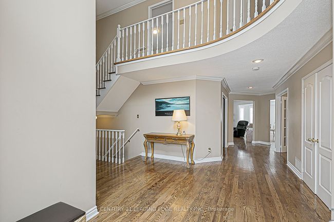 30 Wigston Crt, House other with 4 bedrooms, 3 bathrooms and 4 parking in Whitby ON | Image 4