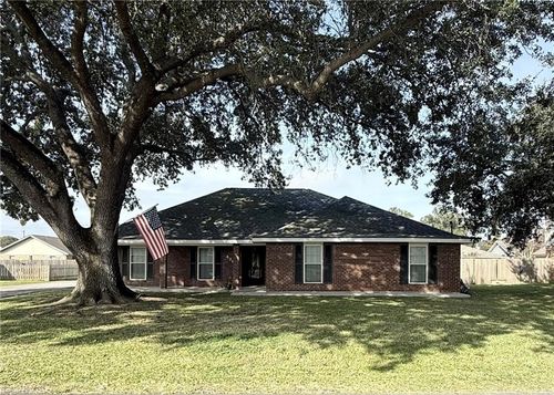 426 River Oaks Dr, Luling, LA, 70070-2144 | Card Image