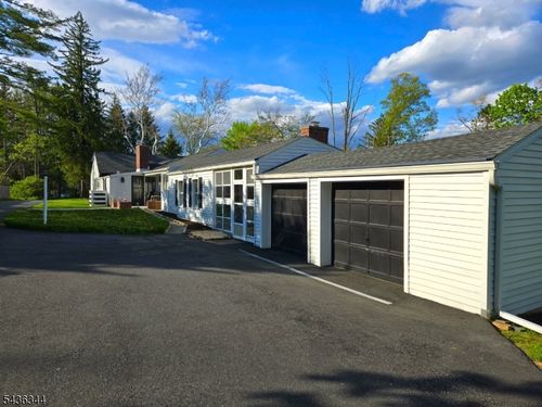 143 South Rd, Mendham Twp, NJ, 07945-2127 | Card Image