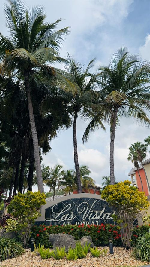 apt-303-8235 Lake Dr, Doral, FL, 33166-7799 | Card Image