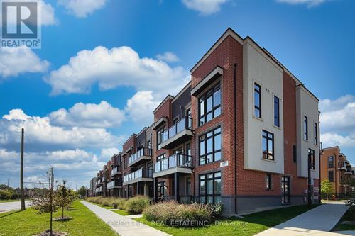 15-12868 Yonge Street, Richmond Hill (Oak Ridges), ON, L4E1J4 | Card Image