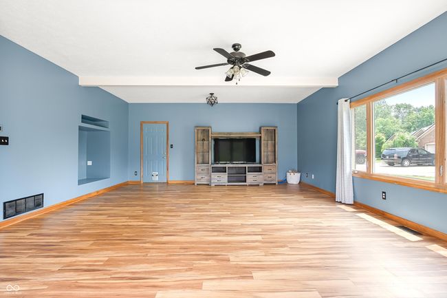 Family Room | Image 18
