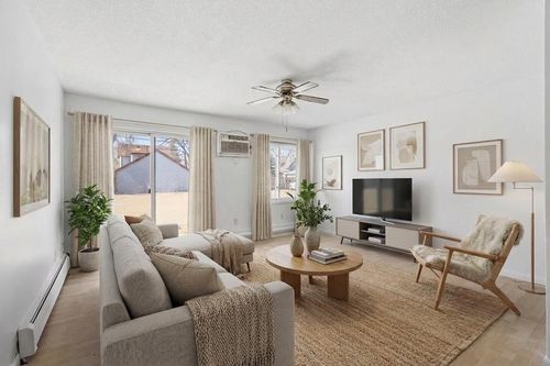 204-2740 Pleasant Ave, Minneapolis, MN, 55408-1462 | Card Image