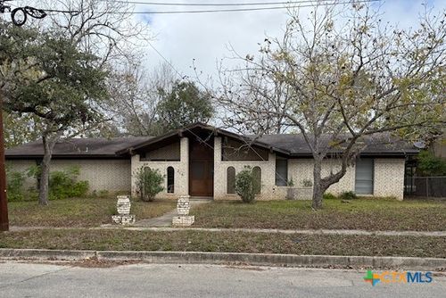 215 Price St, Yoakum, TX, 77995-3635 | Card Image