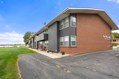 1001 Bay Shore Drive, OSHKOSH, WI, 54901 | Card Image