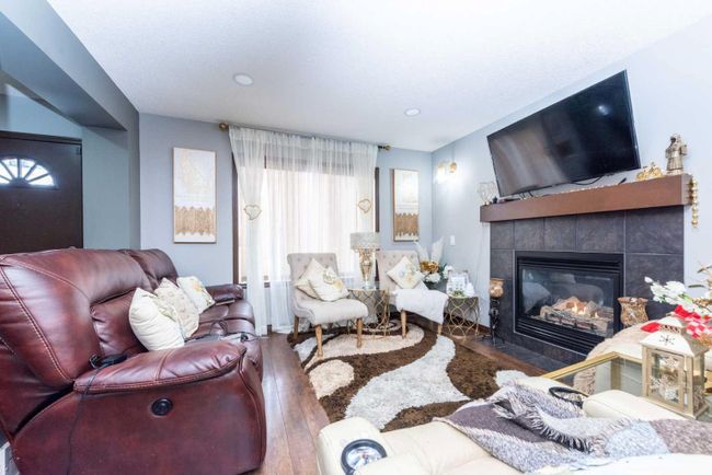 222 Saddlebrook Way Ne, Home with 5 bedrooms, 3 bathrooms and 2 parking in Calgary AB | Image 3