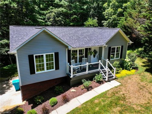 169 S Bridgewater Rd, Mount Airy, NC, 27030-7558 | Card Image