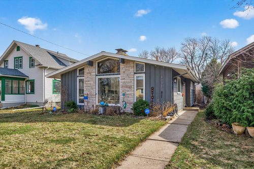 4038 Queen Ave N, Minneapolis, MN, 55412-1540 | Card Image