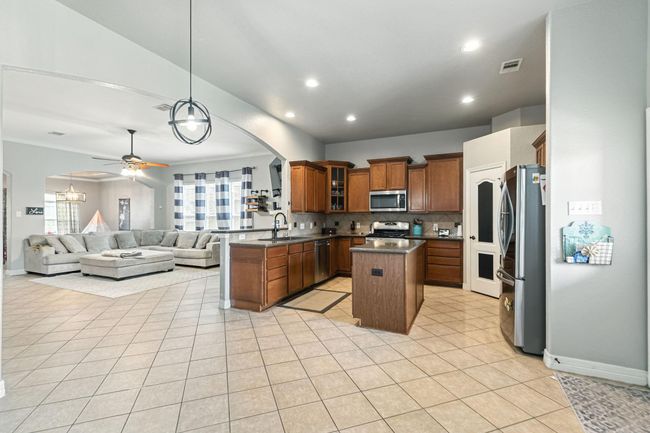 28627 Lockeridge View Dr, House other with 5 bedrooms, 3 bathrooms and 2 parking in Spring TX | Image 18