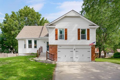 1504 Wells Fargo Dr, Olathe, KS, 66062-2261 | Card Image