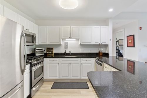 unit-1303-614 Pond St, Braintree, MA, 02184-6860 | Card Image