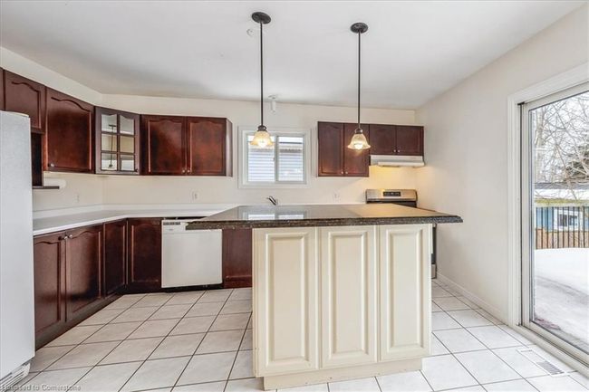 82 Whitlaw Way, House other with 3 bedrooms, 2 bathrooms and 4 parking in Paris ON | Image 10