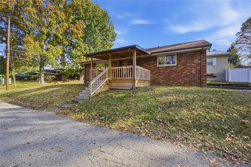 2706 12th Ave, Vienna, WV, 26105-2602 | Card Image