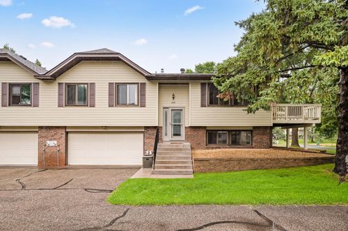 899 Lawnview Ave, Shoreview, MN, 55126-9108 | Card Image