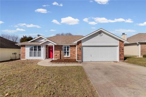 1113 Foxridge Dr, Warrensburg, MO, 64093-9671 | Card Image