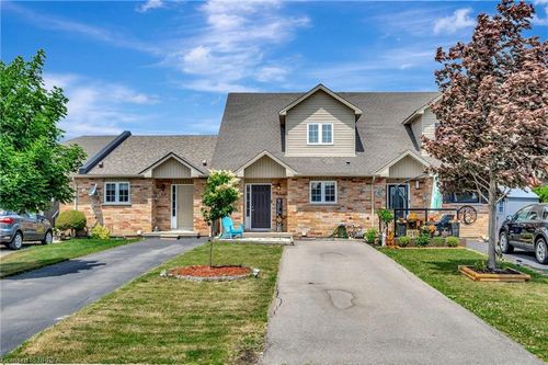 61 Hudson Dr, Cayuga, ON, N0A1E0 | Card Image