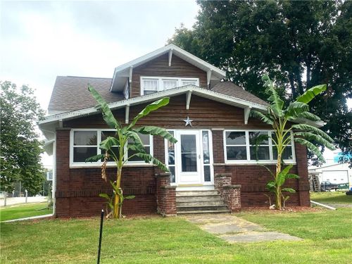 214 N Walnut St, Assumption, IL, 62510-1062 | Card Image