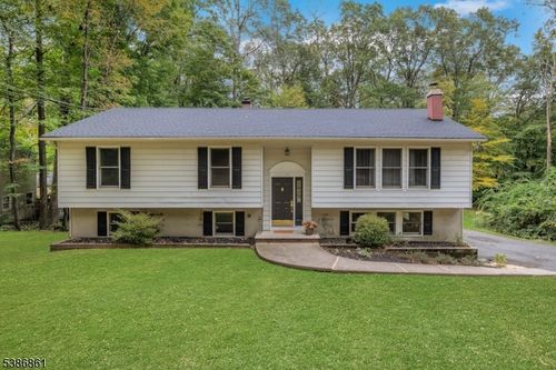 16 Wenatchee Rd, Highland Lakes, NJ, 07422-1407 | Card Image