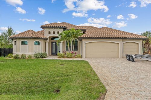 9572 President Cir, PORT CHARLOTTE, FL, 33981-4040 | Card Image