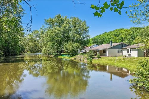 120 Lakeview Rd, Fombell, PA, 16123-2520 | Card Image
