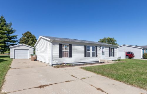 4620 Autumn Ridge Dr, Columbus, IN, 47203-4720 | Card Image