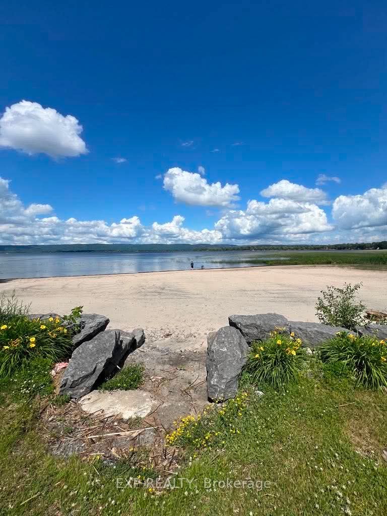 Residential in Constance Bay - Dunrobin - Kilmaurs - Woodlawn 5