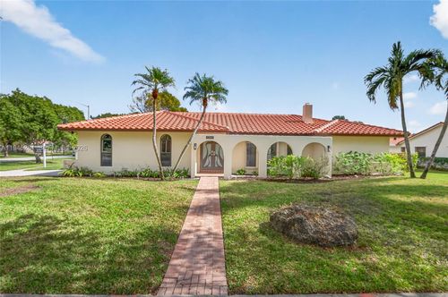 1060 Nw 94th Ter, Plantation, FL, 33322-4816 | Card Image