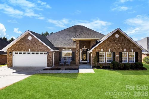 2449 Kinmere Dr, Gastonia, NC, 28056-7818 | Card Image