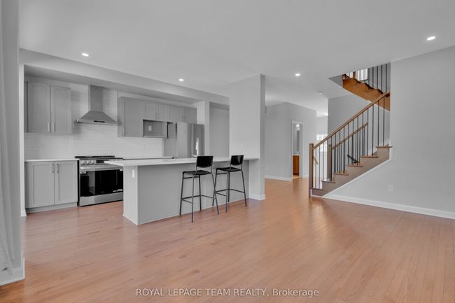 123 Chakra Street, House attached with 3 bedrooms, 3 bathrooms and 2 parking in Barrhaven ON | Image 8