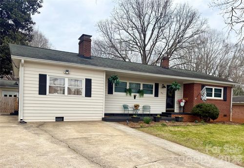 904 15th St Nw, Conover, NC, 28613-2325 | Card Image