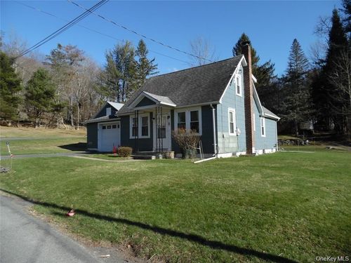 8 Jones Ter, Woodbourne, NY, 12788-5006 | Card Image