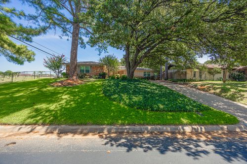 1128 Irwin Dr, Hurst, TX, 76053-4232 | Card Image