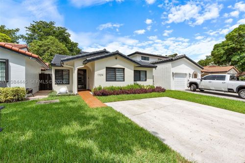 17374 Nw 66th Pl, Hialeah, FL, 33015-4488 | Card Image