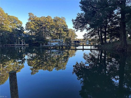 229 Skipjack Ln, Cobbs Creek, VA, 23035-2090 | Card Image