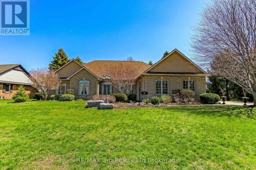 15 Otter View Dr, Otterville, ON, N0J1R0 | Card Image