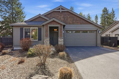 16507 Charlotte Day Dr, La Pine, OR, 97739-8604 | Card Image