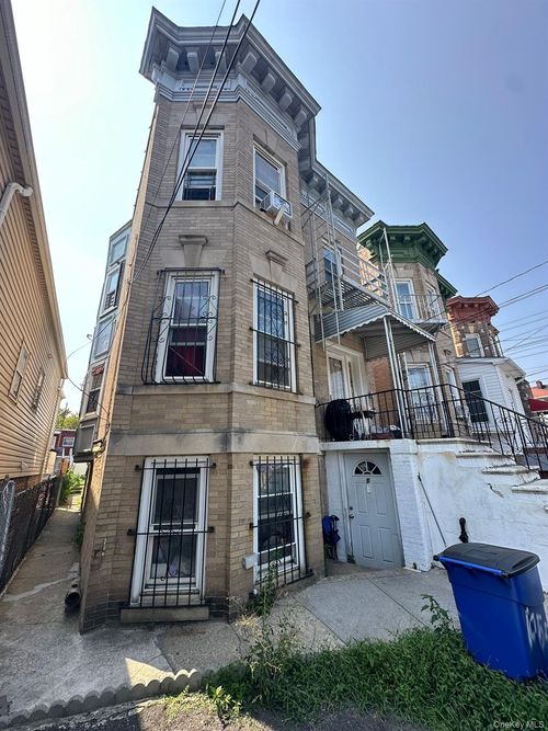 1055 Virginia Ave, Bronx, NY, 10472-6086 | Card Image